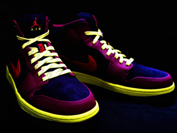 Air Jordan 1 Mid Yots