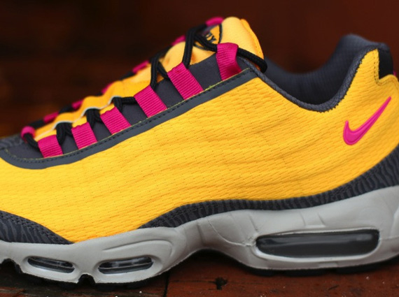 Air Max 95 Laser Orange Pink Flash