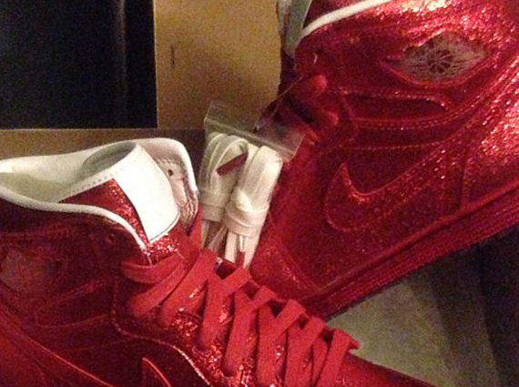 Bun B Shows Off His Air Jordan 1 "LOTS"