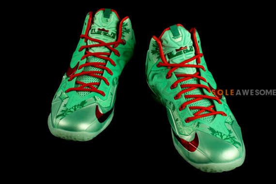 Christmas Lebrons Nike 11 7