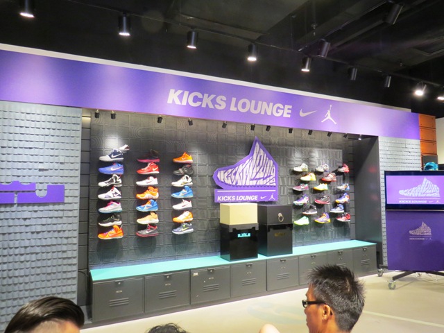 Kicks Lounge Lebron 11 Launch 01