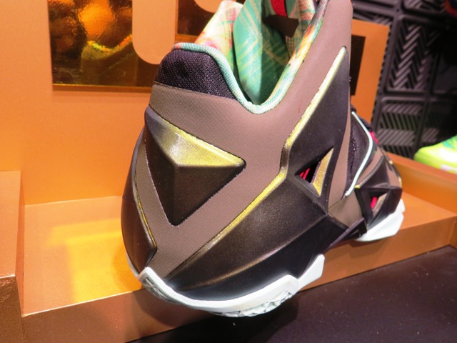 Kicks Lounge Lebron 11 Launch 13