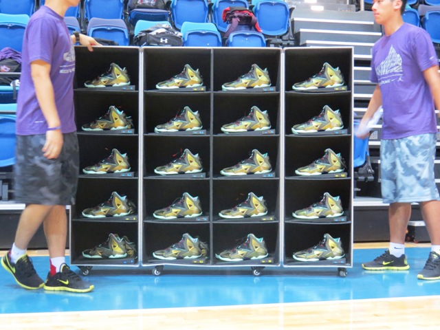 Kicks Lounge Lebron 11 Launch 18