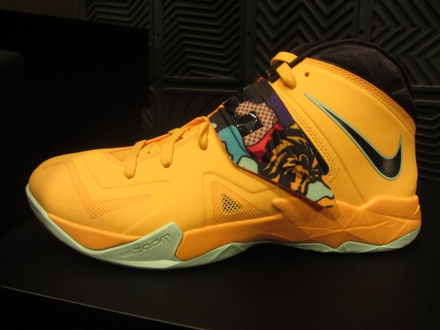 Kicks Lounge Lebron 11 Launch 27