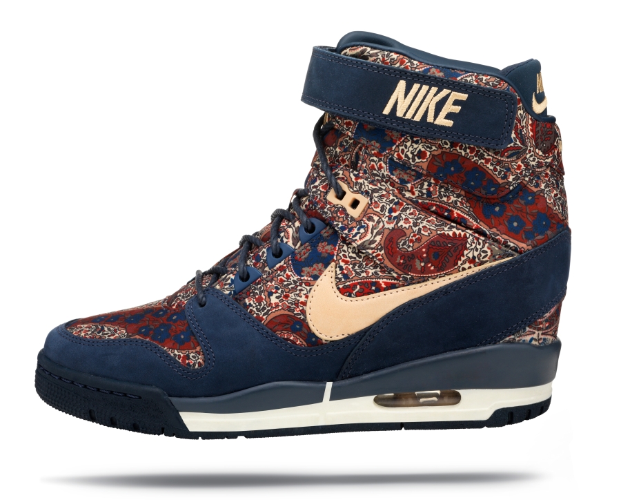 Liberty Nike Wmns Bourton Collection 04