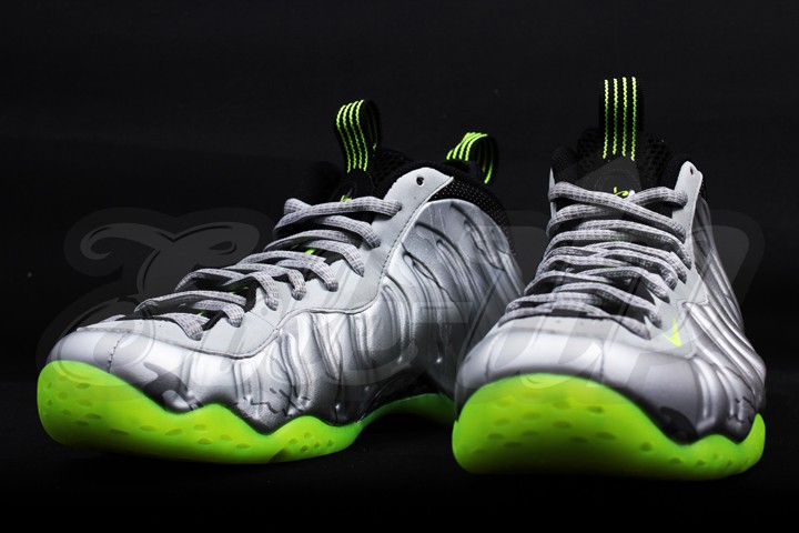 Nike Air Foamposite One Silver Black Neon 07