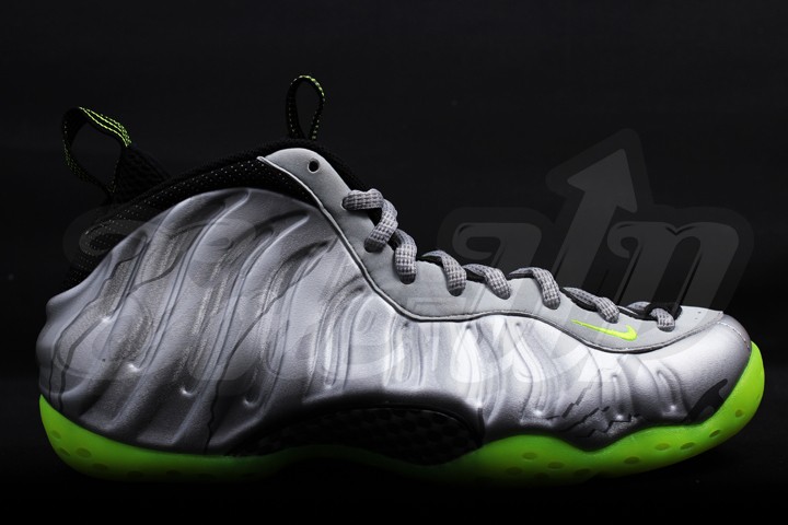 Nike Air Foamposite One Silver Black Neon 08