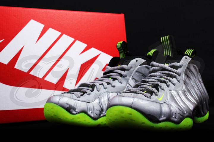 Nike Air Foamposite One Silver Black Neon 09