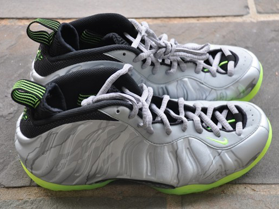 Nike Air Foamposite One - Silver - Volt