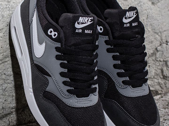 Nike Air Max 1 Essential – Black – Geyser Grey – Cool Grey