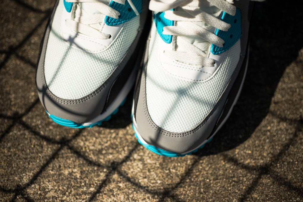 Nike Air Max 90 Essential Summit Blue White Medium Grey Black 01