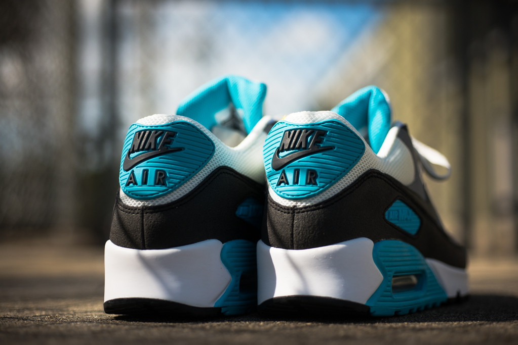Nike Air Max 90 Essential Summit Blue White Medium Grey Black 04