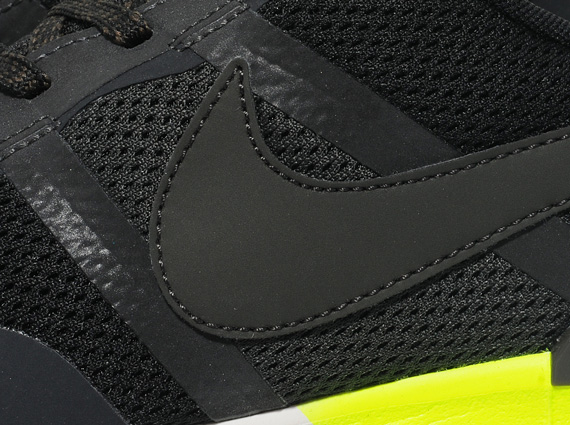 Nike Air Pegasus 83/30 - Black - Neon