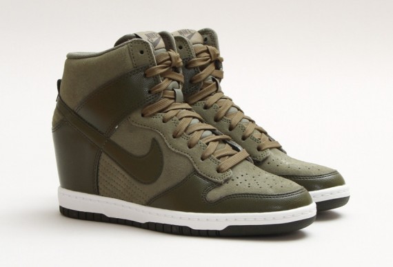 Nike WMNS Dunk Sky Hi “Dark Loden”