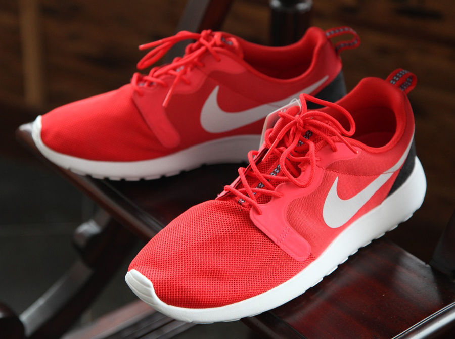 Nike Roshe Run Hpf Light Crimson Black 1