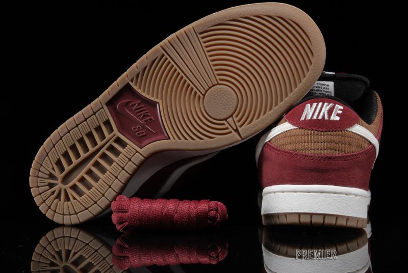Nike Sb Dunk Low Corduroy Team Red Ale 6