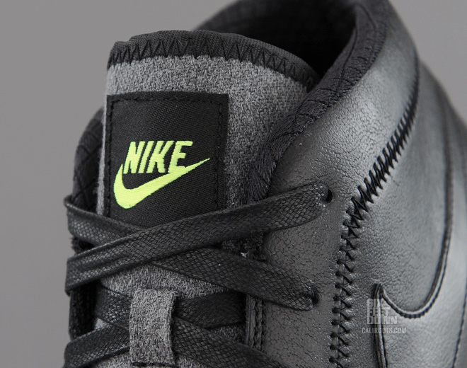 Nike Wardour Max 1 Black Charcoal Volt 02