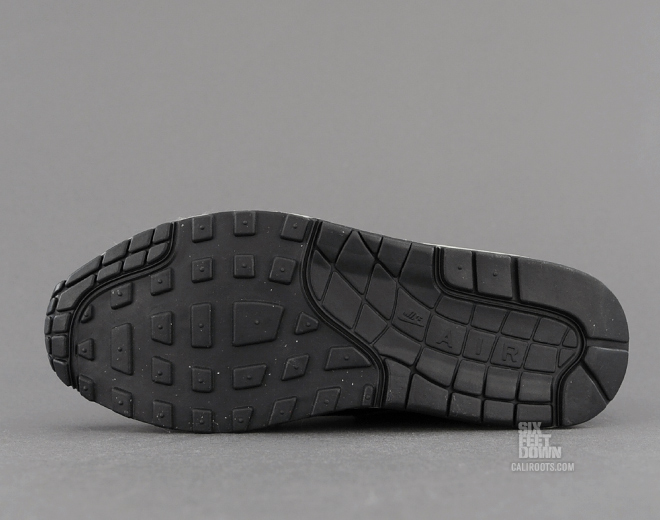 Nike Wardour Max 1 Black Charcoal Volt 07