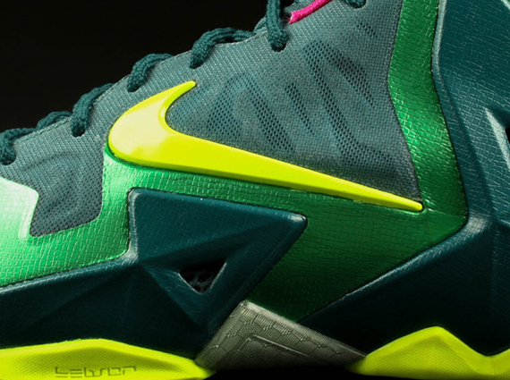 “T-Rex” Nike LeBron 11 GS