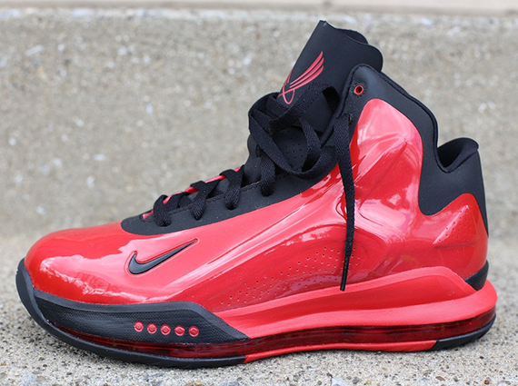 University Red Nike Hyperflight Max 2