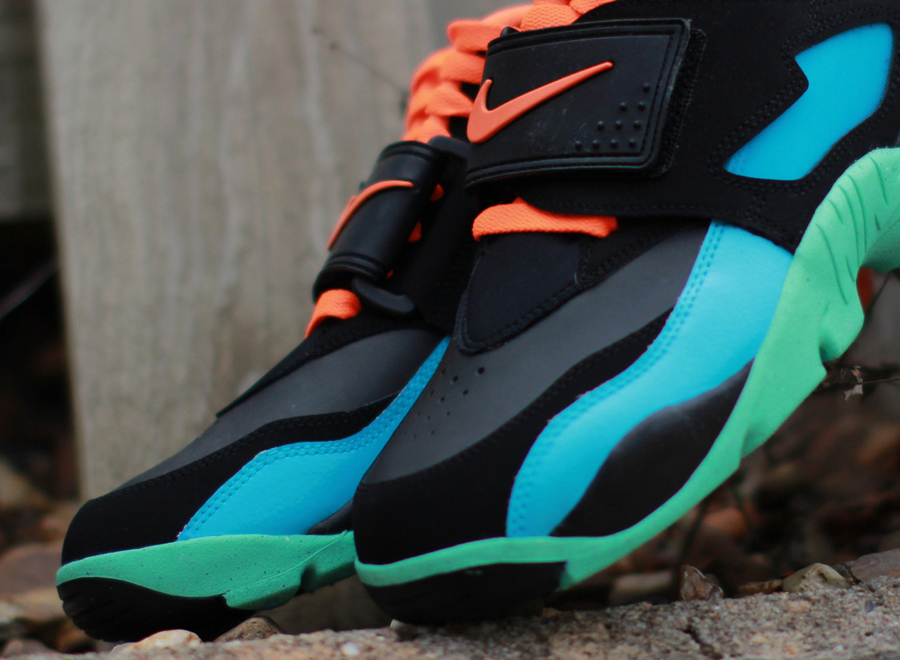 Diamond Turf Blue Orange 1