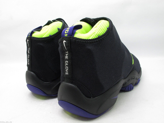 Flight Glove Black Purple Volt 5