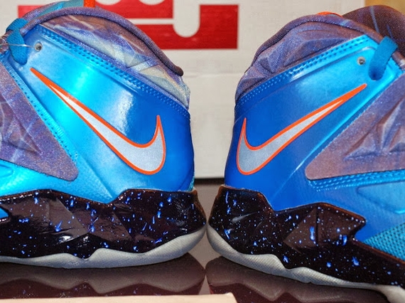 "Galaxy" Nike Zoom Soldier VII