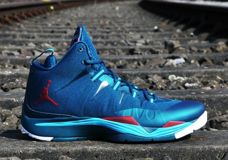 Jordan Super.Fly 2 – Dark Sea – Gym Red – Gamma Blue – White