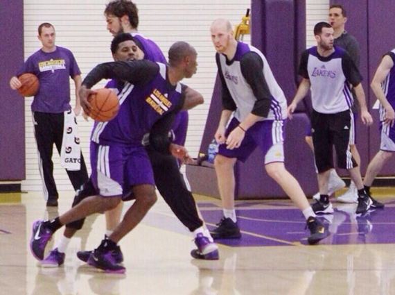 Kobe Bryant in Nike Kobe 8 “Black/Purple” PE During Team Practice