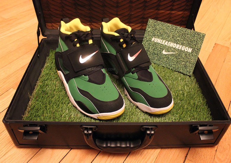 Nike Air Diamond Turf “Oregon Ducks” – Special Edition Case