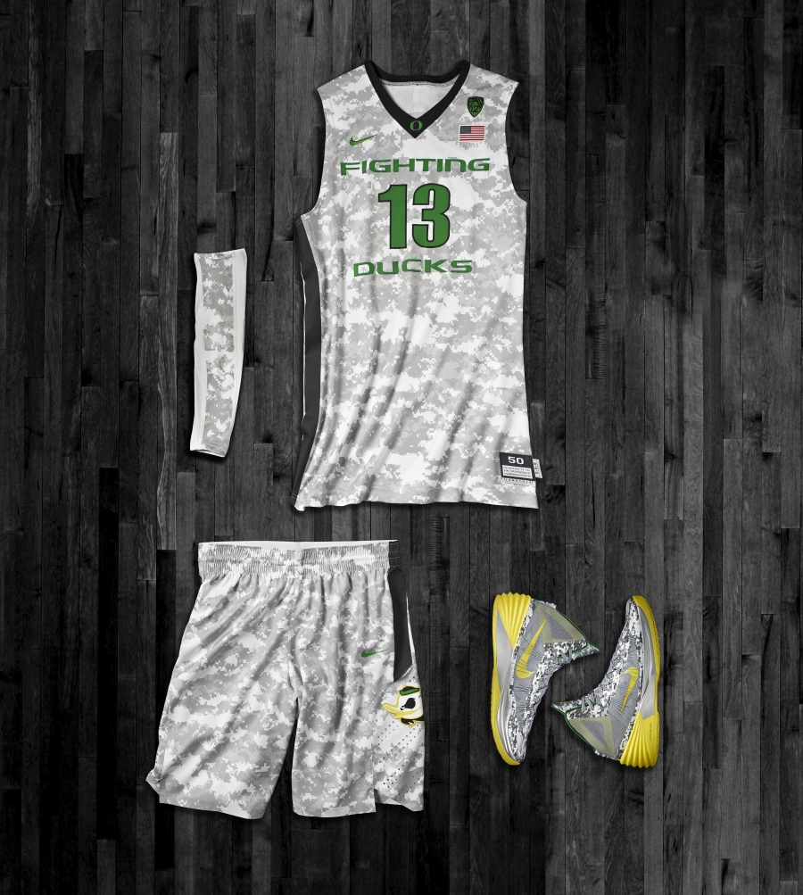 Nike Hyperdunk 2013 Oregon Ducks Digi Camo 02