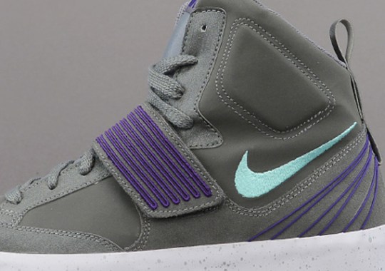 Nike NSW Sky Stepper – Mercury Grey – Green Glow – Court Purple