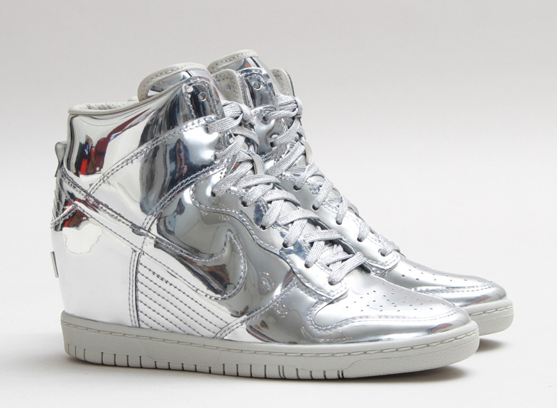 Nike Wmns Dunk Sky Hi Liquid Silver 01