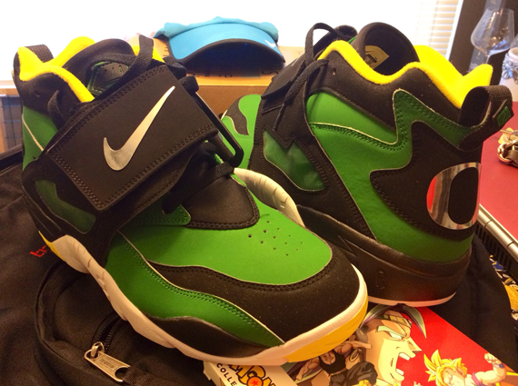 Oregon Ducks Nike Air Diamond Turf 2