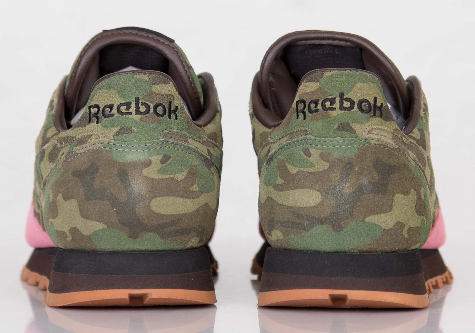 Shoe Gallery Reebok Classic Leather Flamingoes At War Rd 02