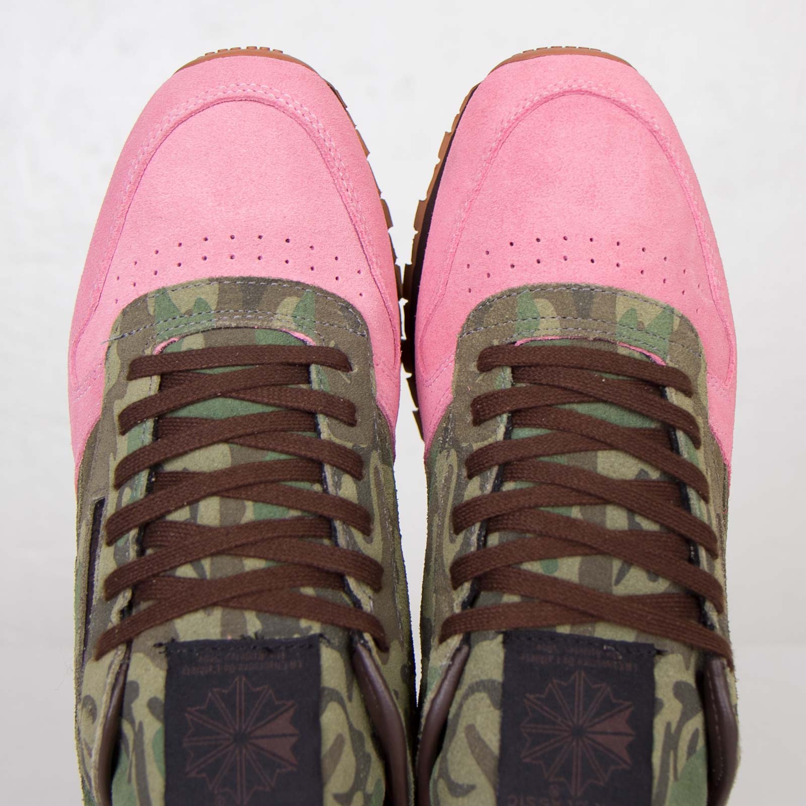 Shoe Gallery Reebok Classic Leather Flamingoes At War Rd 06