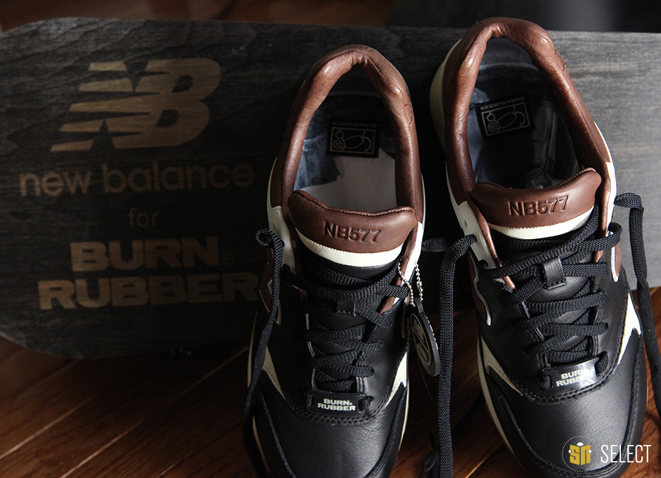 Sn Select Burn Rubber X New Balance 577 15