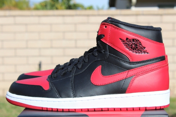 Air Jordan 1 Retro High OG "Bred" - Release Reminder