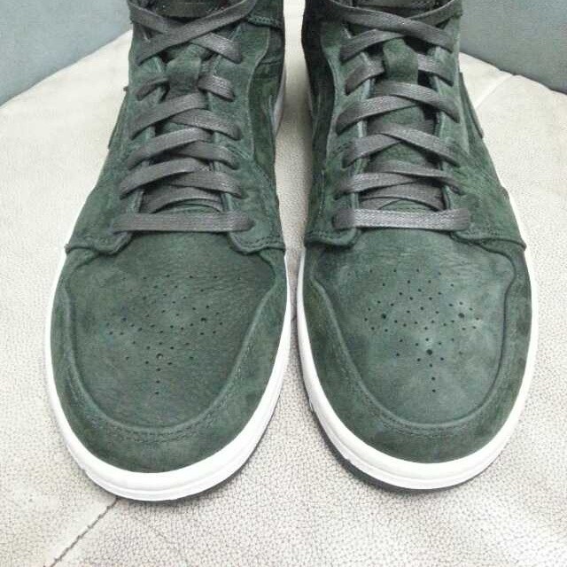 Air Jordan 1 Mid City Trek 01