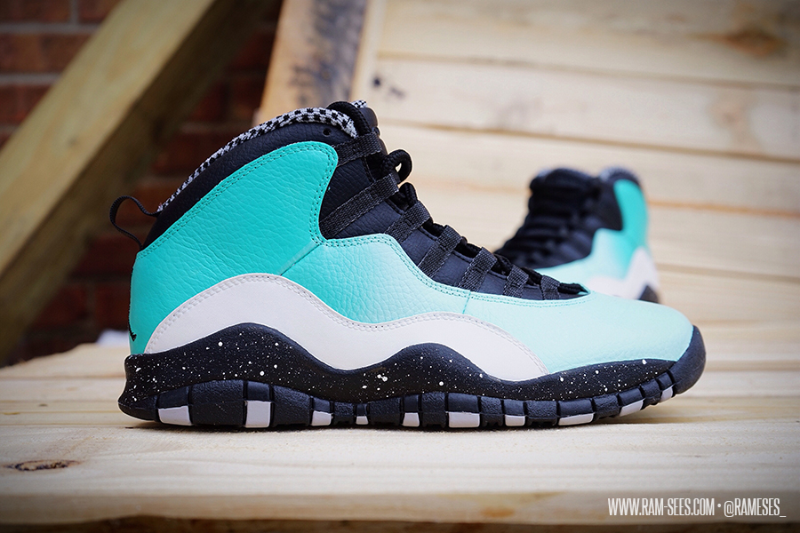 Air Jordan Mint Customs 01