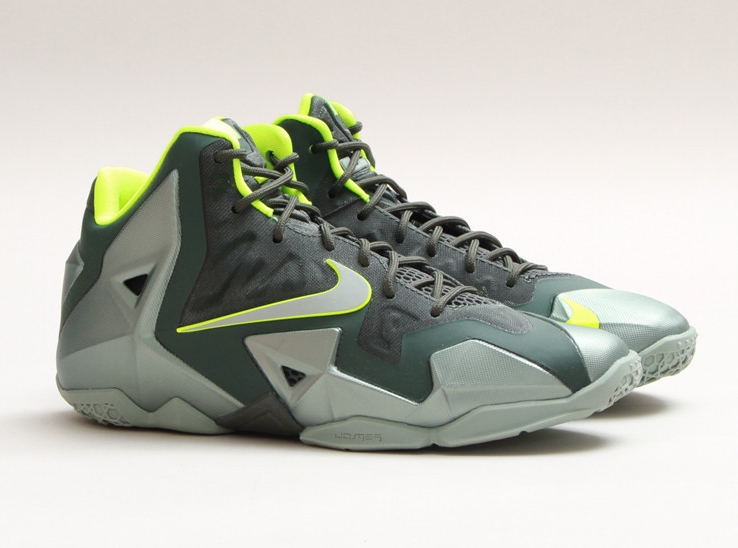 Nike LeBron 11 GS "Dunkman" - Arriving at Retailers