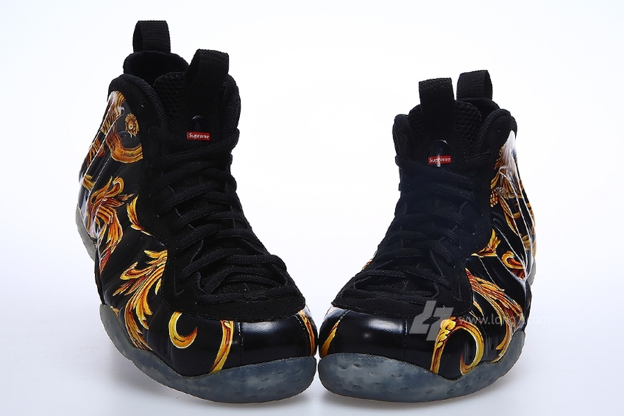 Nike Air Foamposite One Supreme Black Gold 04