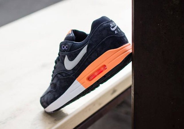 Nike Air Max 1 Prm Dark Obsidian Atomic Orange 2