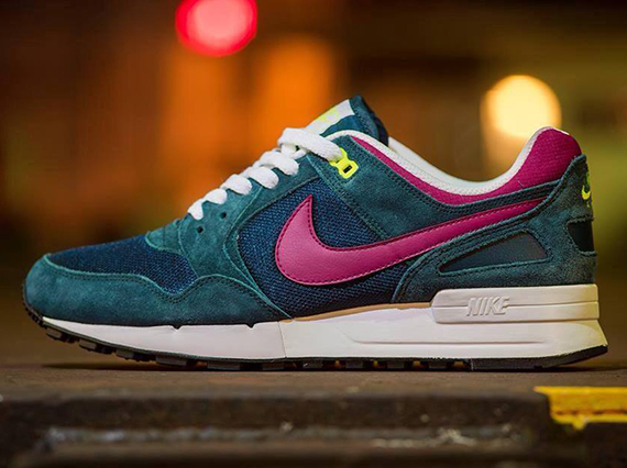 Nike Air Pegasus 89 – Nightshade – Bright Magenta – Volt