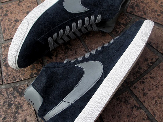 Nike Blazer Mid PRM VNTG Suede - Black - Grey