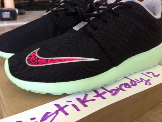 Nike Roshe Run Yeezy Nikestore 02