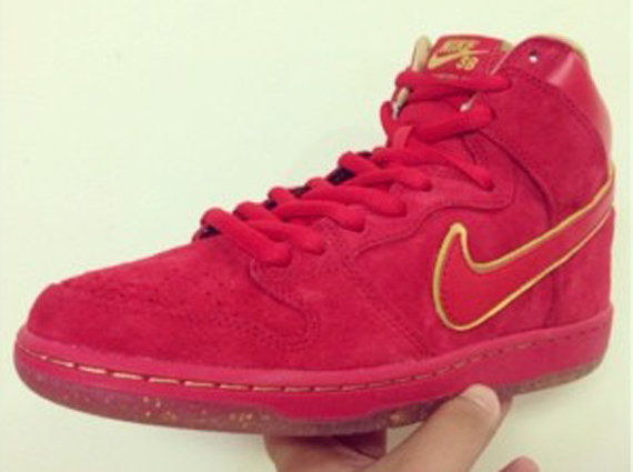 Nike Sb Dunk High Yoth 01