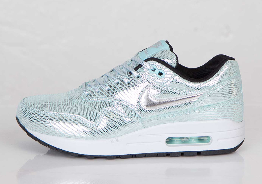 Nike Wmns Air Max 1 Qs Metallic Silver Glacier 02