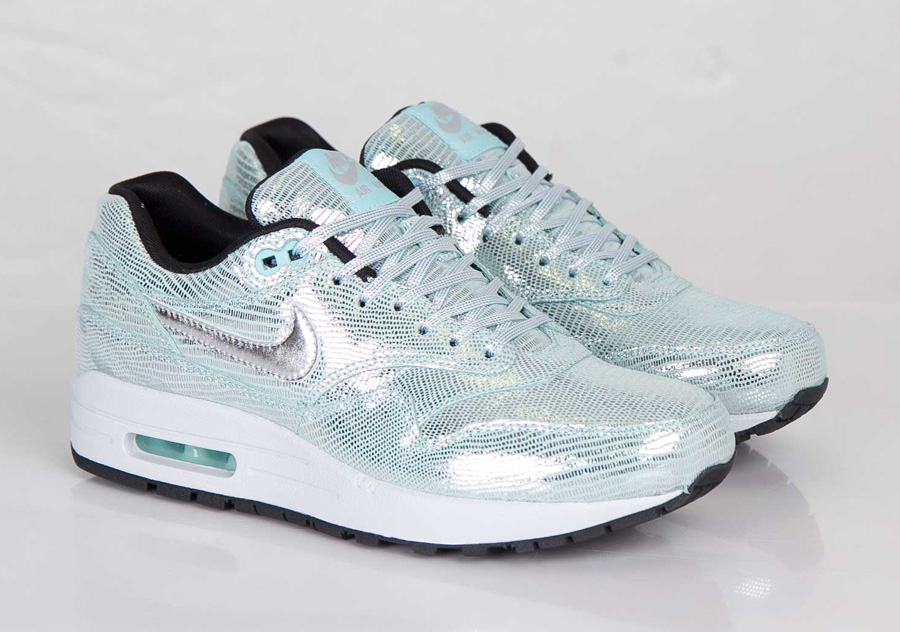 Nike Wmns Air Max 1 Qs Metallic Silver Glacier 03