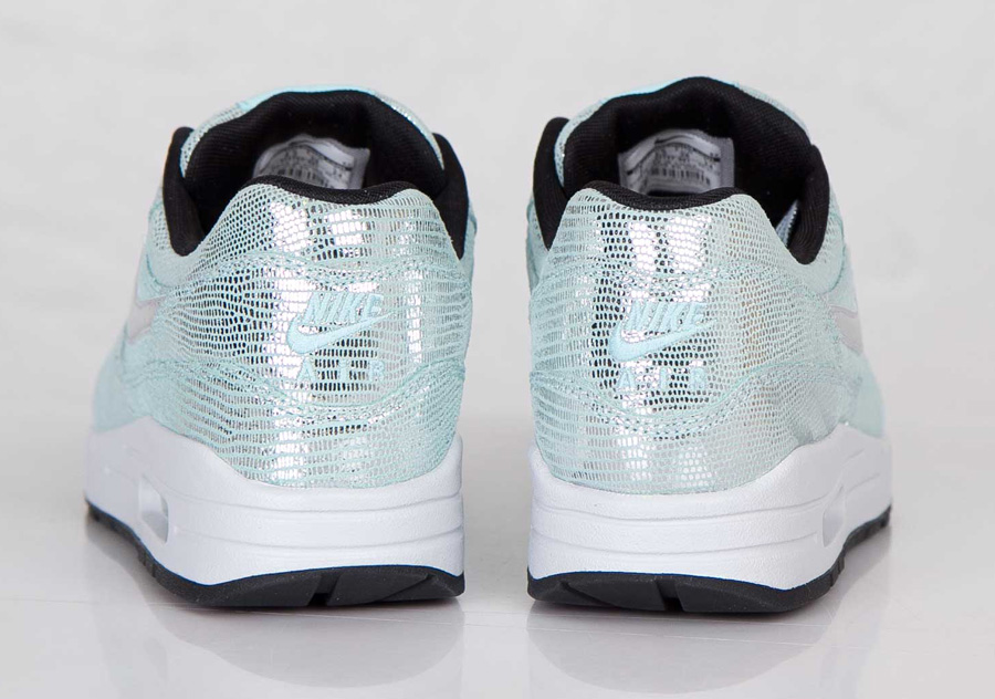 Nike Wmns Air Max 1 Qs Metallic Silver Glacier 05